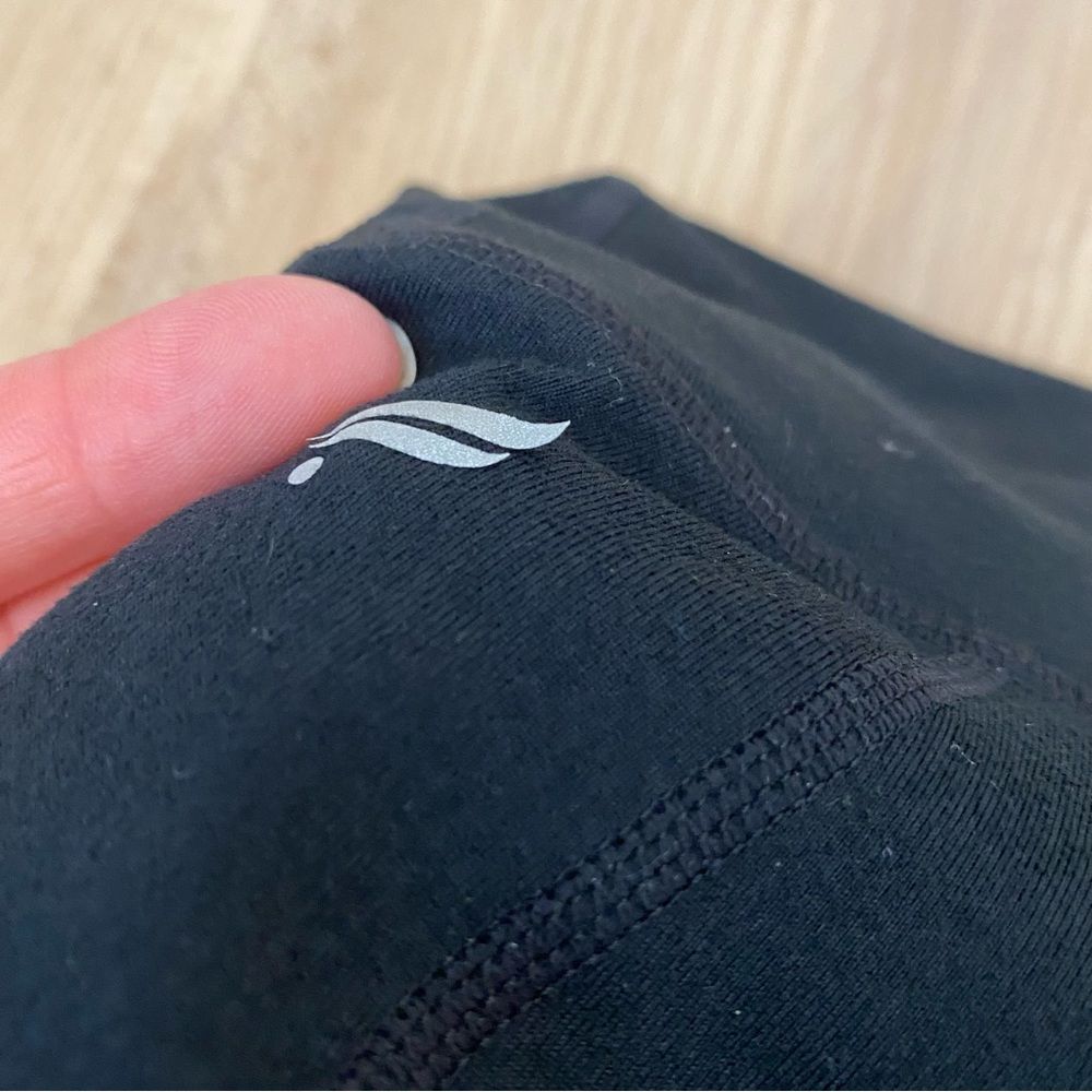 Fabletics Powerhold Mila Pocket Capri Leggings - Picture 9 of 10